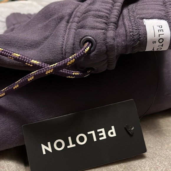 Peloton chic heavyweight joggers in purple with gold detailing, medium - Picture 10 of 13